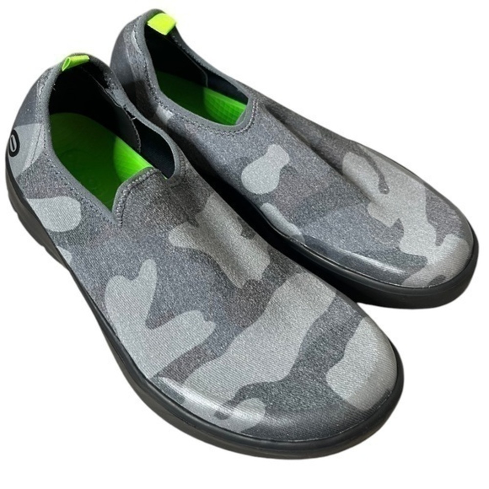 OOFOS OOmg eeZee low shoe size women’s 8.